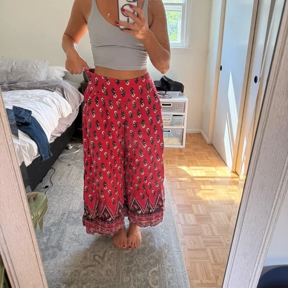 Free People Red Floral Pant size M - Picture 3 of 4